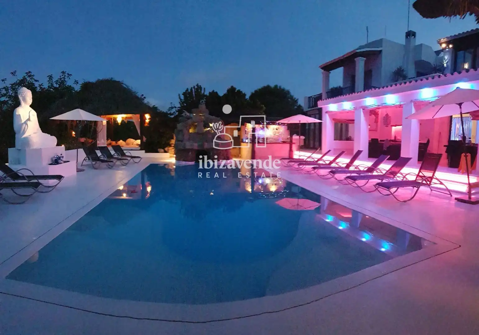 Houses for sale in Santa Eulària des Riu  with Air Conditioner, Private garden and Terrace