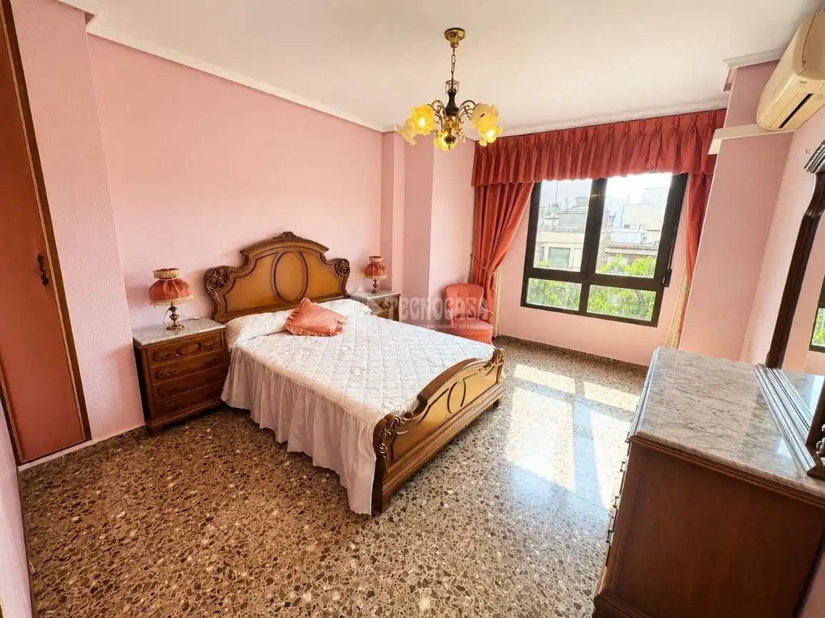 Habitación de Piso en venta en Torrent con Balcón