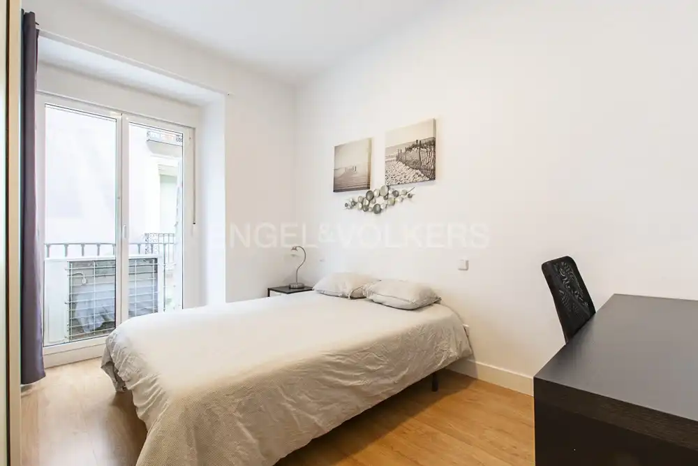 Schlafzimmer von Wohnung zur Miete in Madrid mit Klimaanlage, Heizung und Möbliert