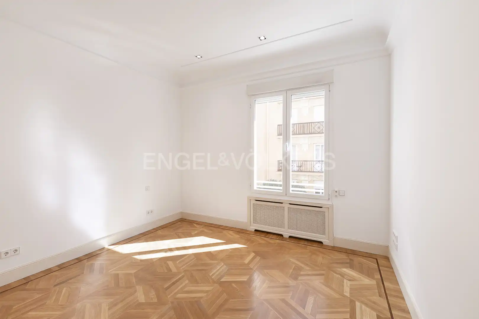 Schlafzimmer von Wohnung zur Miete in Madrid mit Klimaanlage und Heizung
