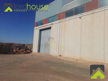 Industrial building to rent in Diseminados Cazalla