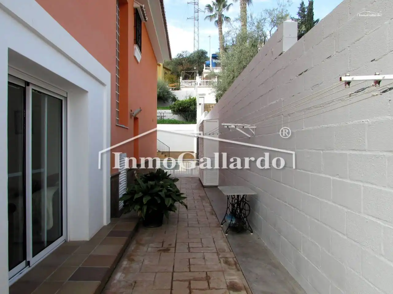 Vista exterior de Casa o chalet en venta en Rincón de la Victoria con Aire acondicionado, Calefacción y Jardín privado