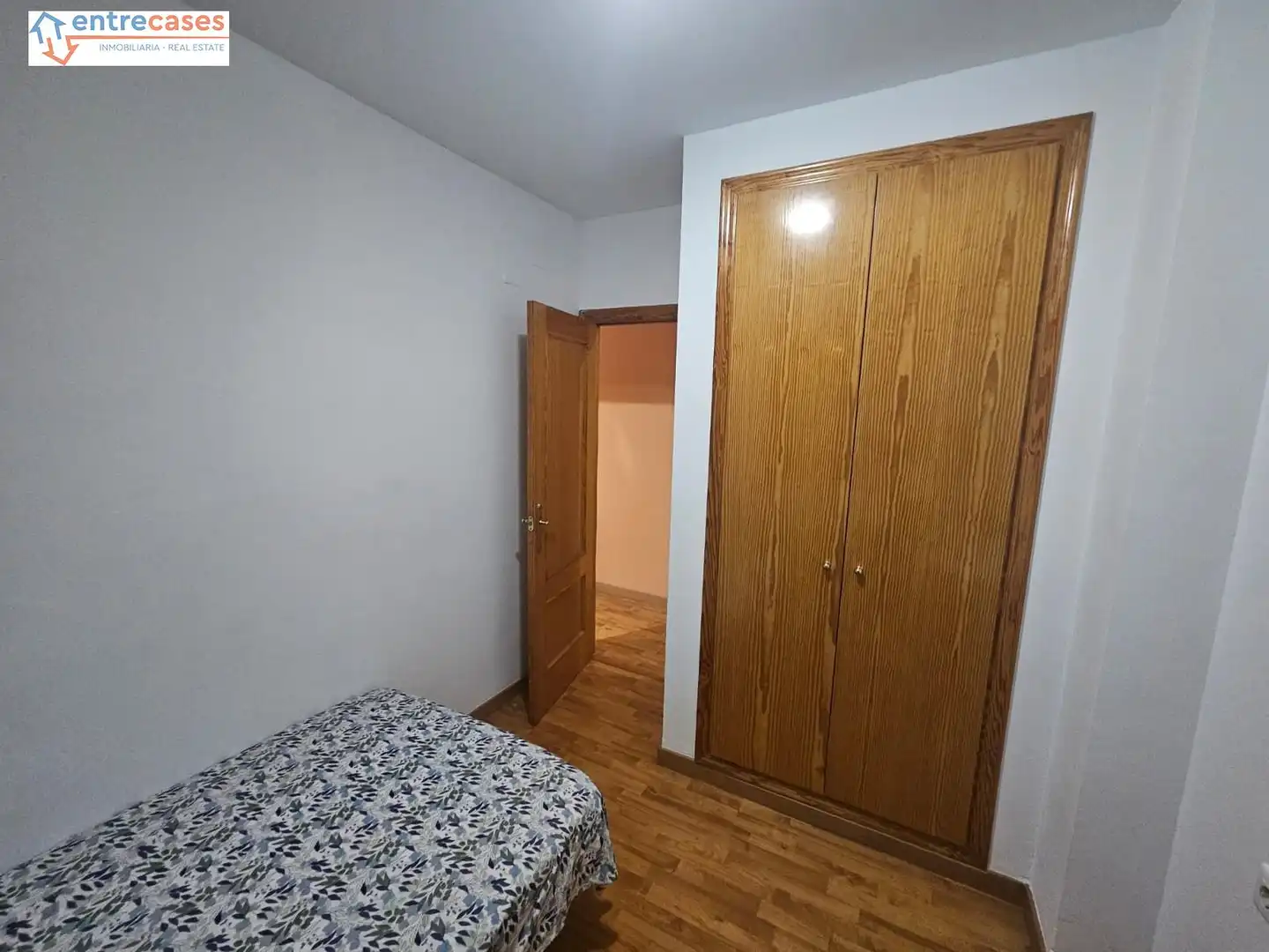 Habitación de Piso en venta en Gilet con Aire acondicionado, Calefacción y Amueblado