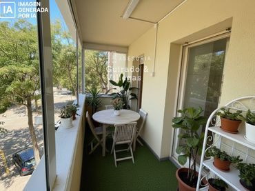 Piso con balcón en venta en Calle Cantabria