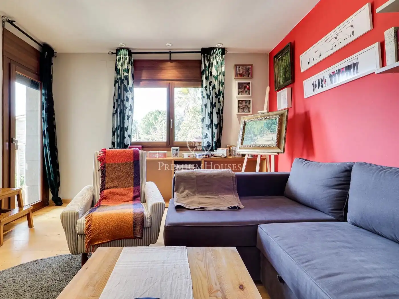Living room of Houses for sale in Olesa de Montserrat  with Air Conditioner, Private garden and Terrace