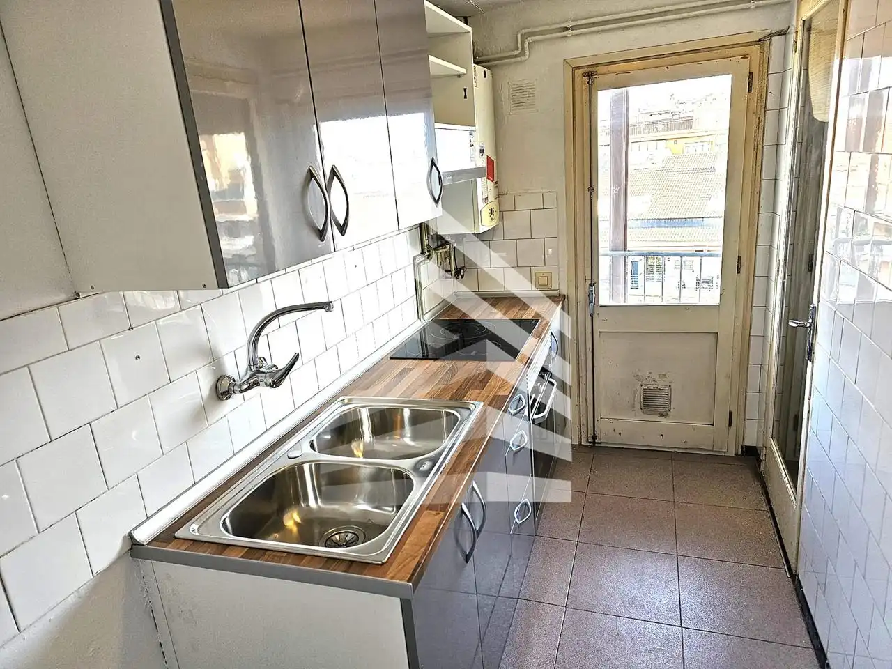 Kitchen of Flat for sale in Manresa  with Storage room and Balcony