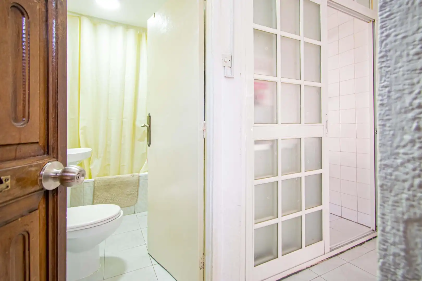 Bathroom of Flat for sale in Sevilla  with Air Conditioner and Heating