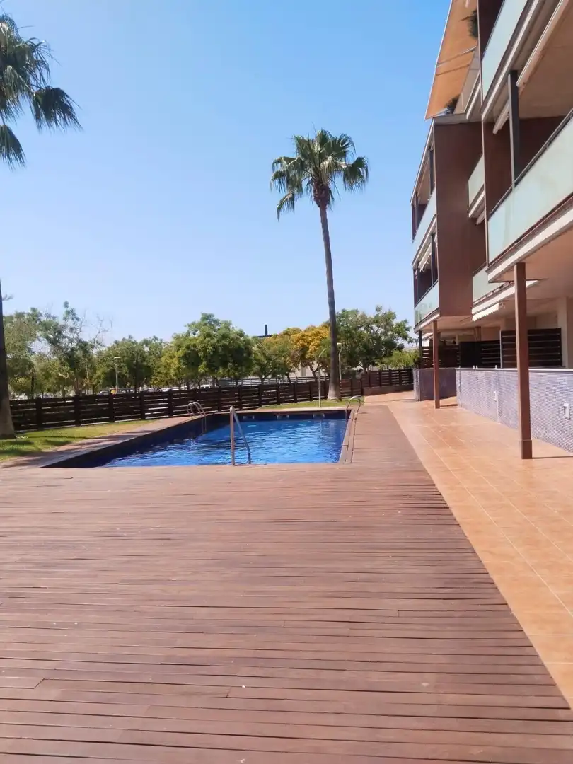 Schwimmbecken von Wohnung zum Verkauf in La Ràpita mit Klimaanlage, Heizung und Privatgarten