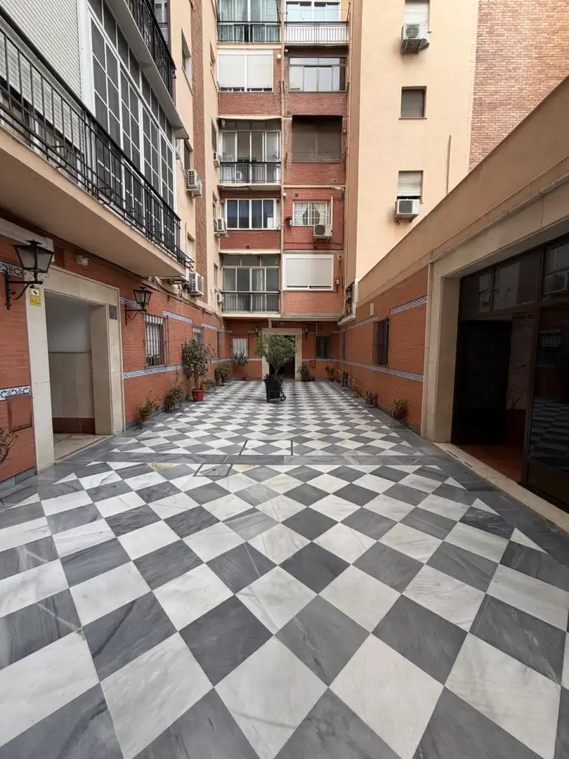 Terrassa de Local en venda en Sevilla