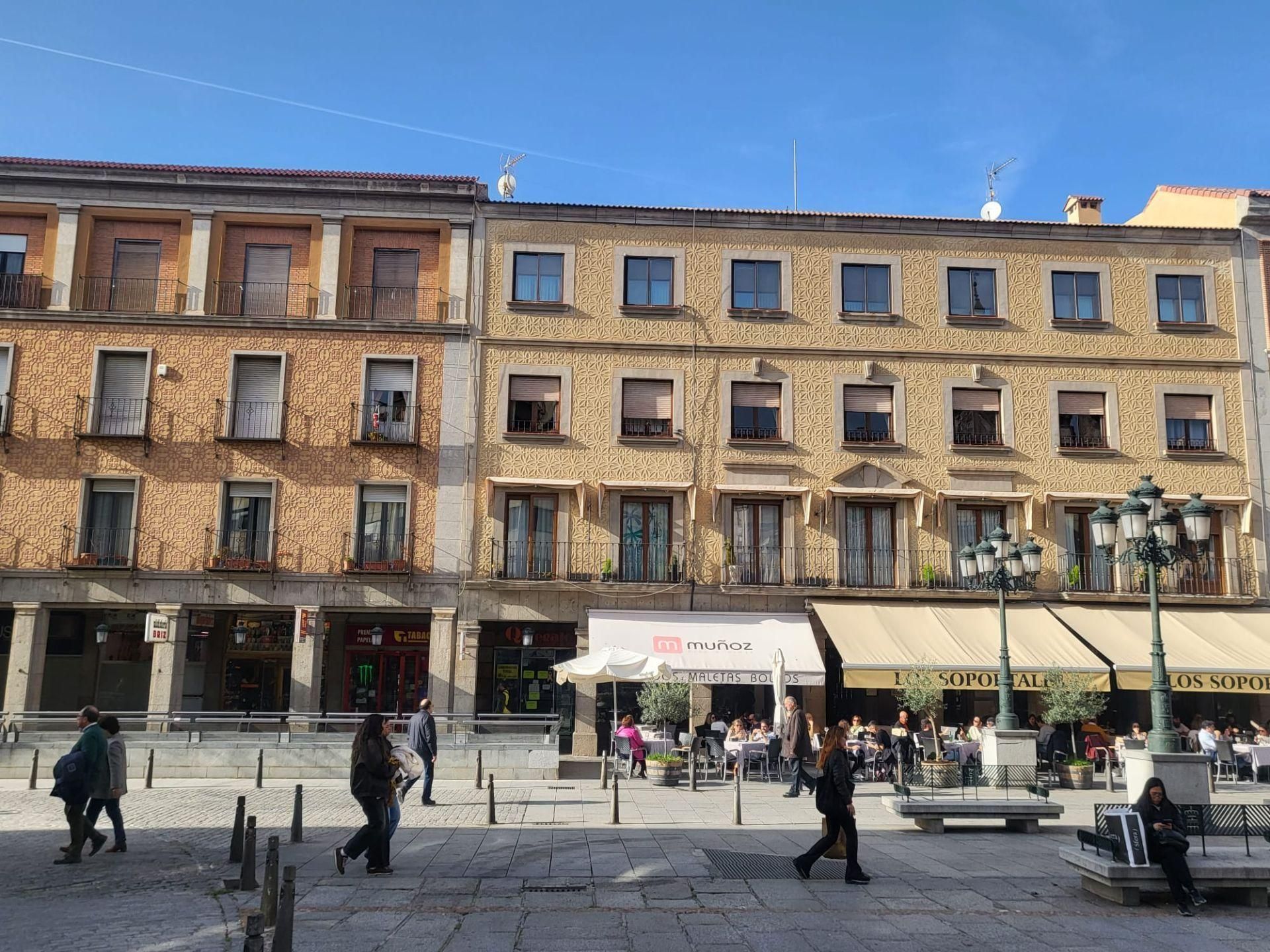 Vista exterior de Oficina de lloguer en Segovia Capital amb Calefacció