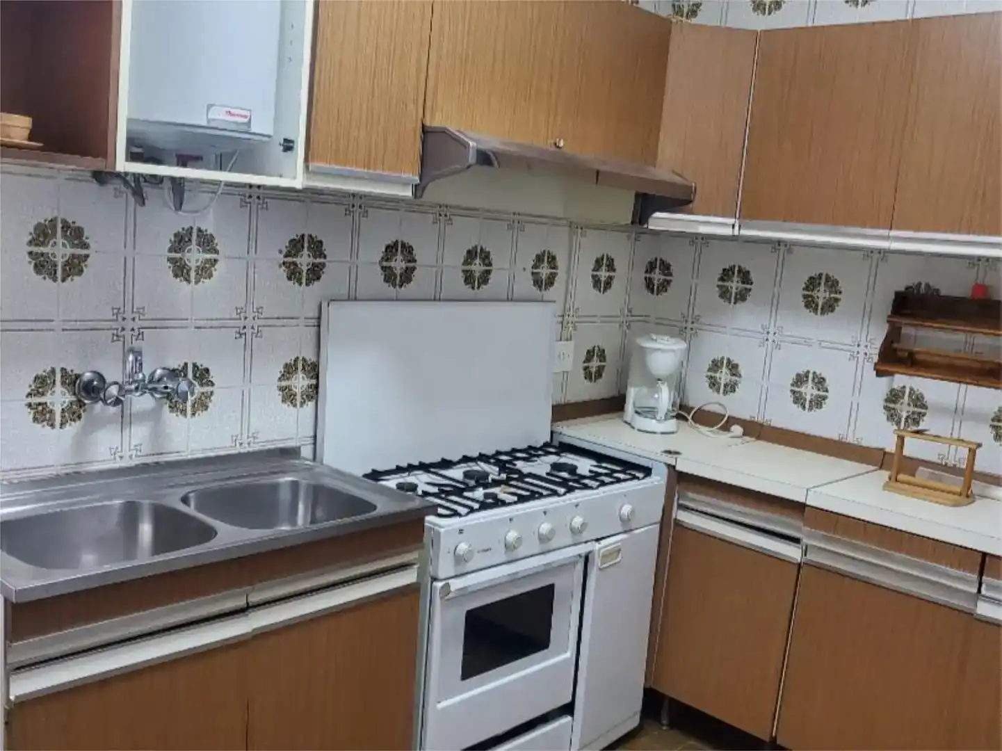 Cuina de Pis en venda en Los Navalucillos amb Moblat i Balcó