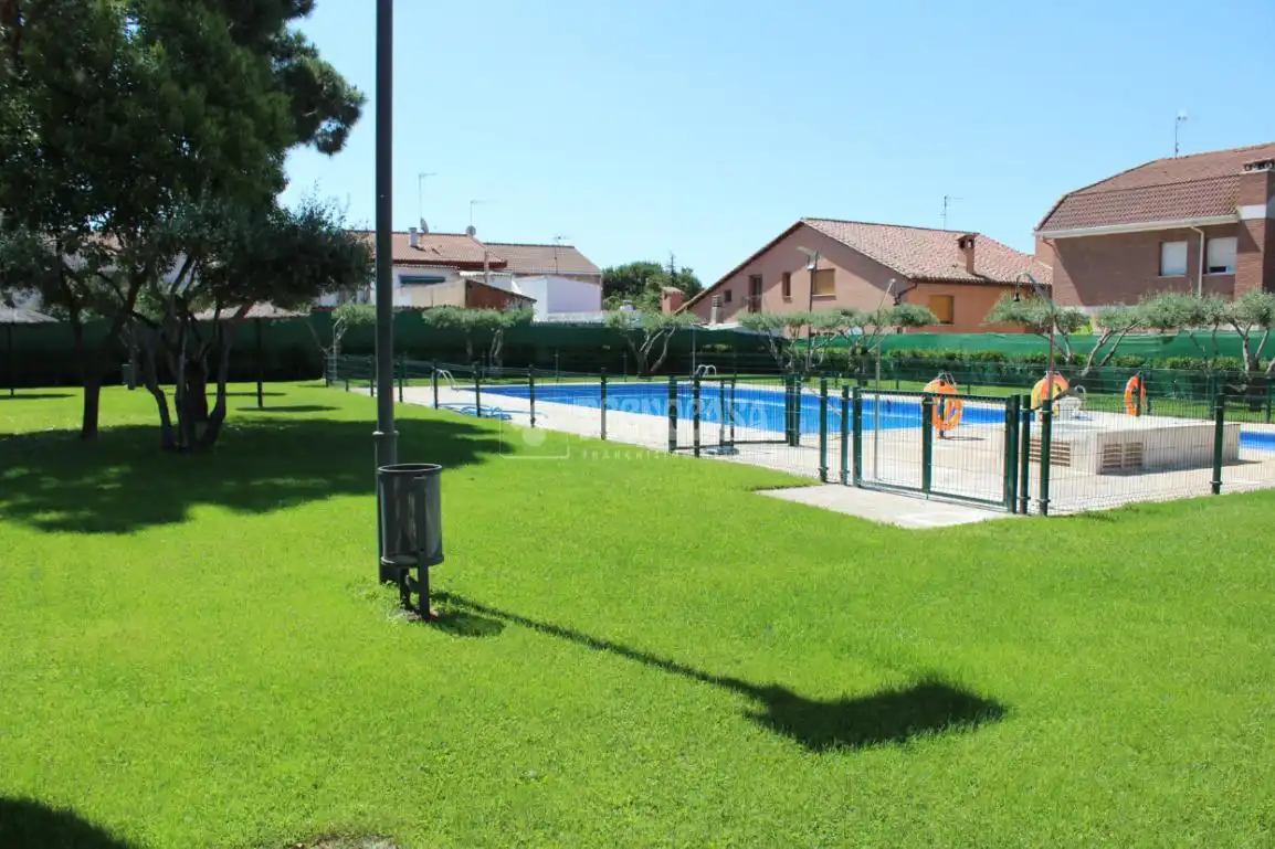 Piscina de Piso en venta en Azuqueca de Henares con Aire acondicionado, Calefacción y Piscina comunitaria