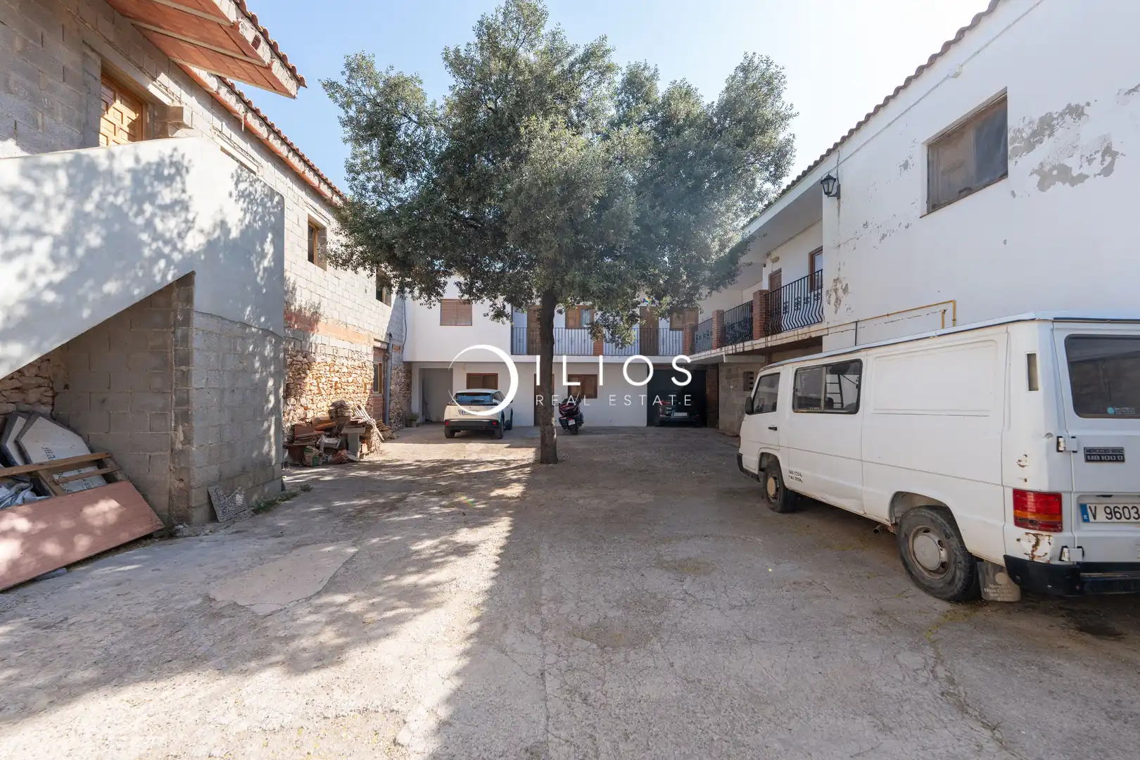 Vista exterior de Edificio en venta en Olocau con Piscina comunitaria