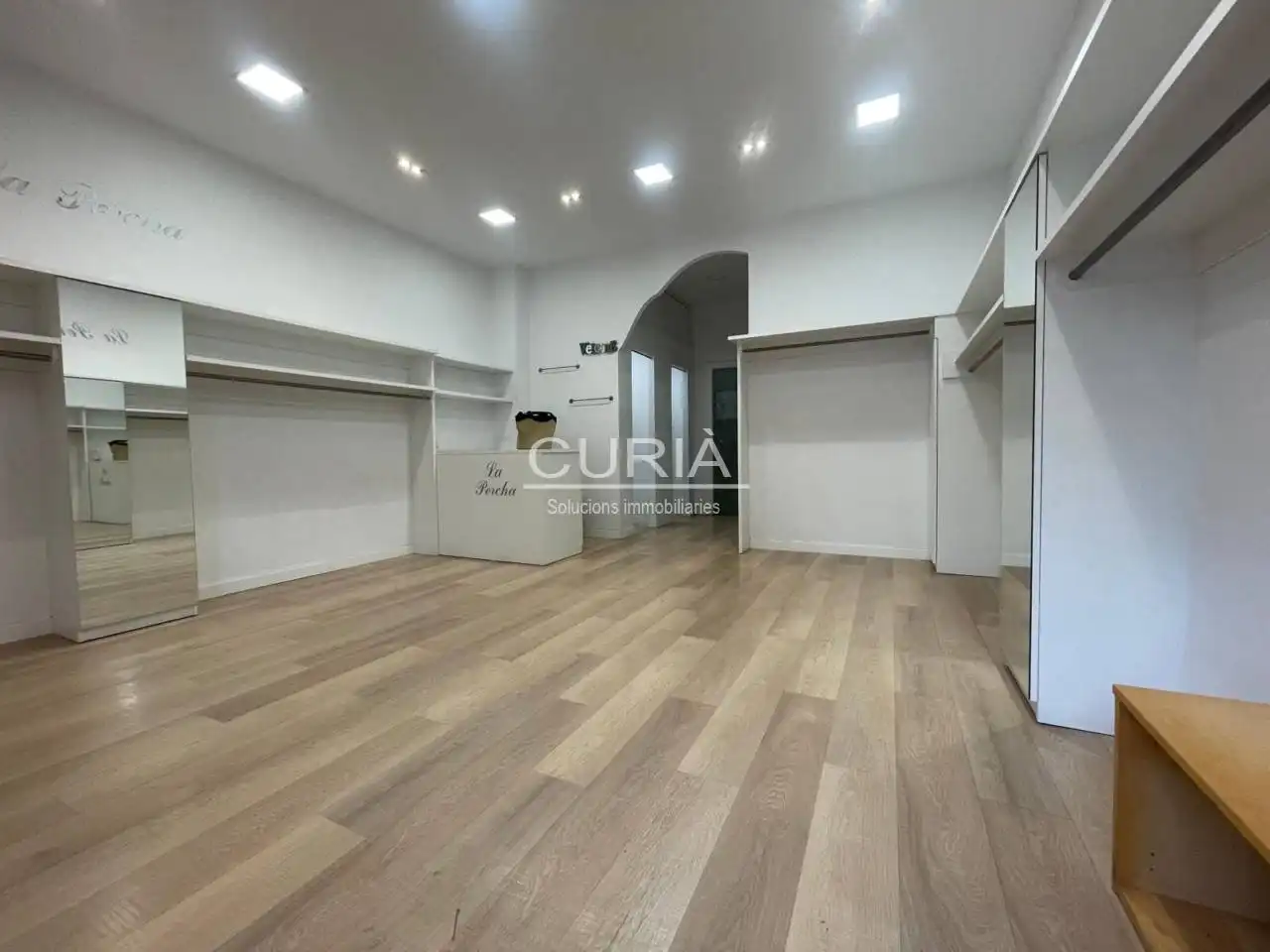 Local comercial de lloguer a Instituts - Universitat, imagen 2