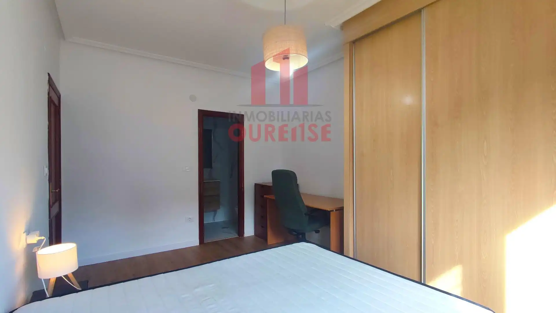 Habitación de Piso de alquiler en Ourense Capital  con Amueblado