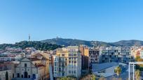 Exterior view of Flat for sale in  Barcelona Capital  with Air Conditioner, Heating and Terrace