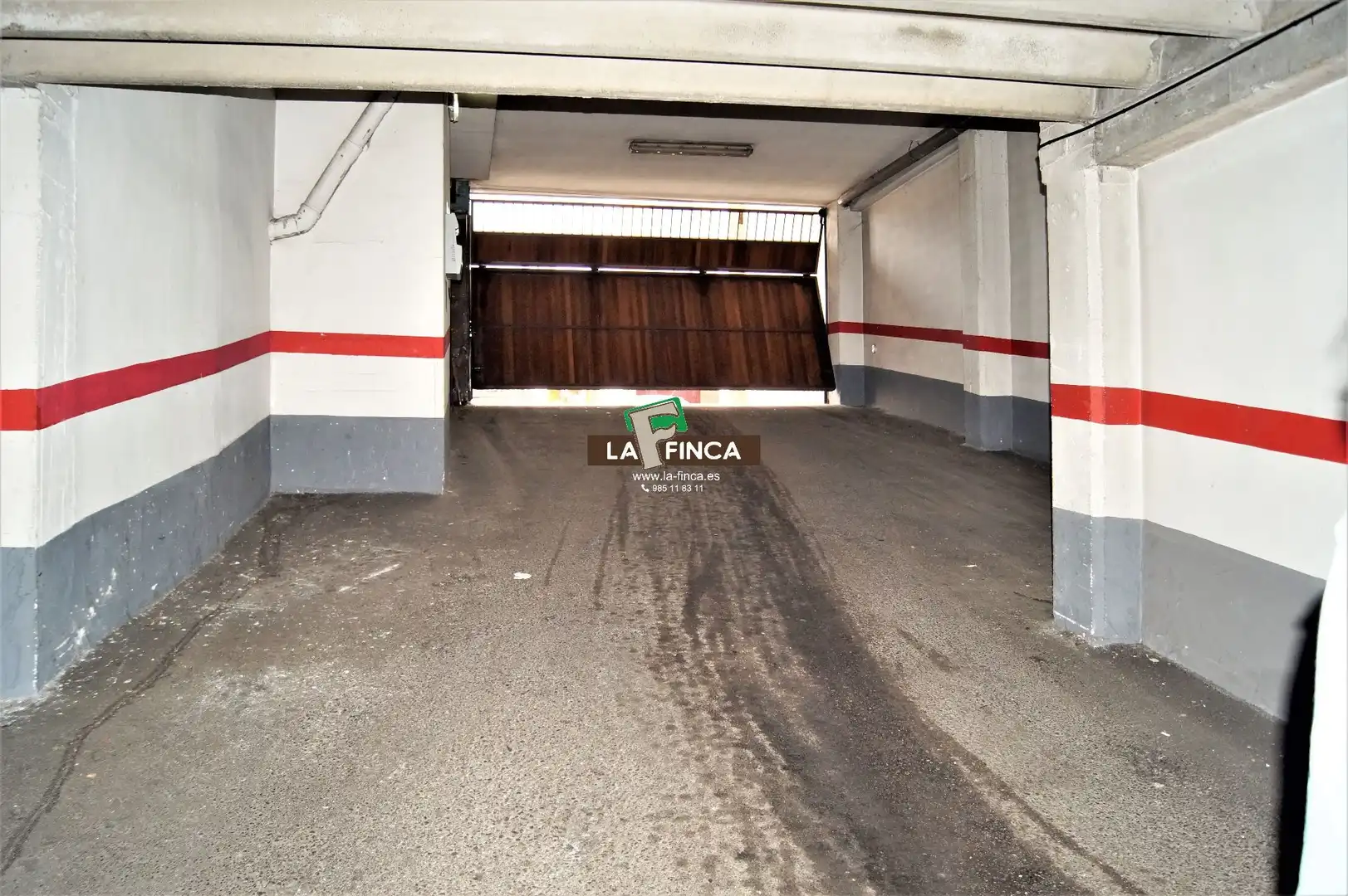 Parking of Garage for rent in Oviedo 