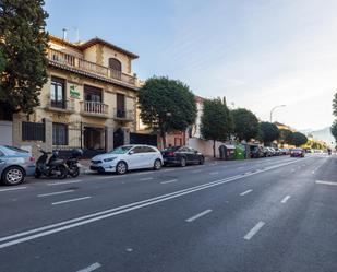 Vista exterior de Casa o xalet en venda en  Granada Capital amb Terrassa, Piscina i Balcó