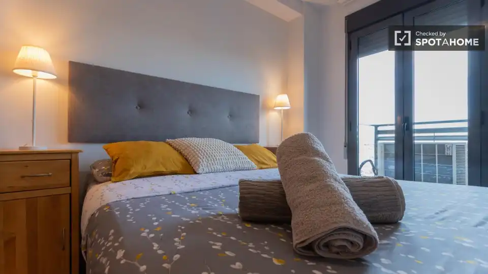 Appartamento con terrazza in affitto a Quatre Carreres, imagen 15