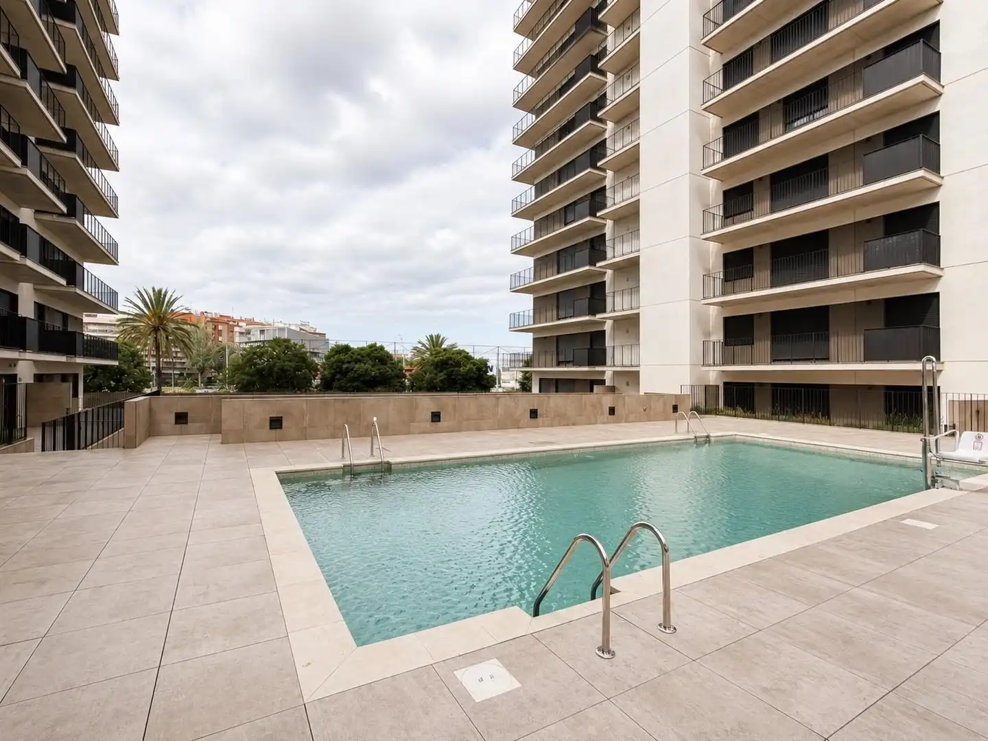 Schwimmbecken von Wohnung zur Miete in Terrassa mit Heizung, Parkett und Terrasse