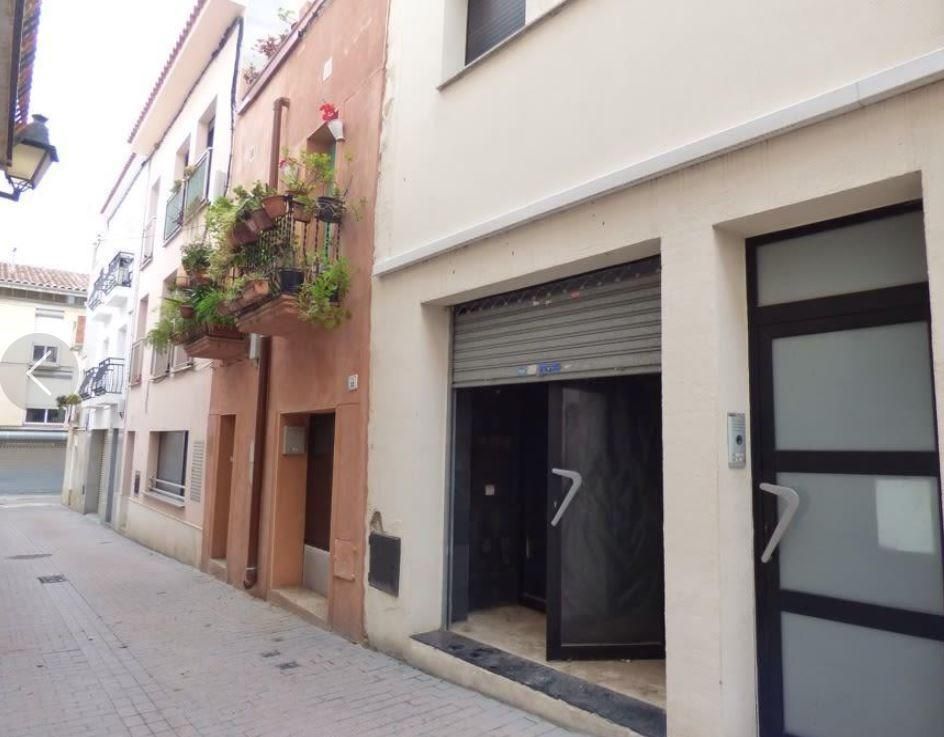 Vista exterior de Local en venda en L'Arboç