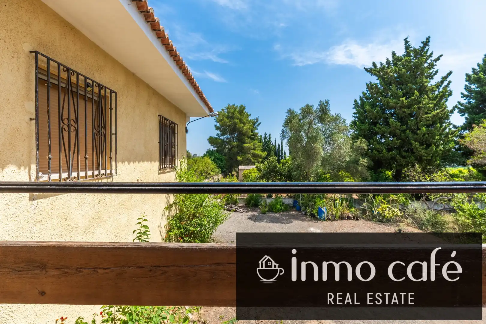 Vista exterior de Casa o xalet en venda en Montesa amb Terrassa i Piscina