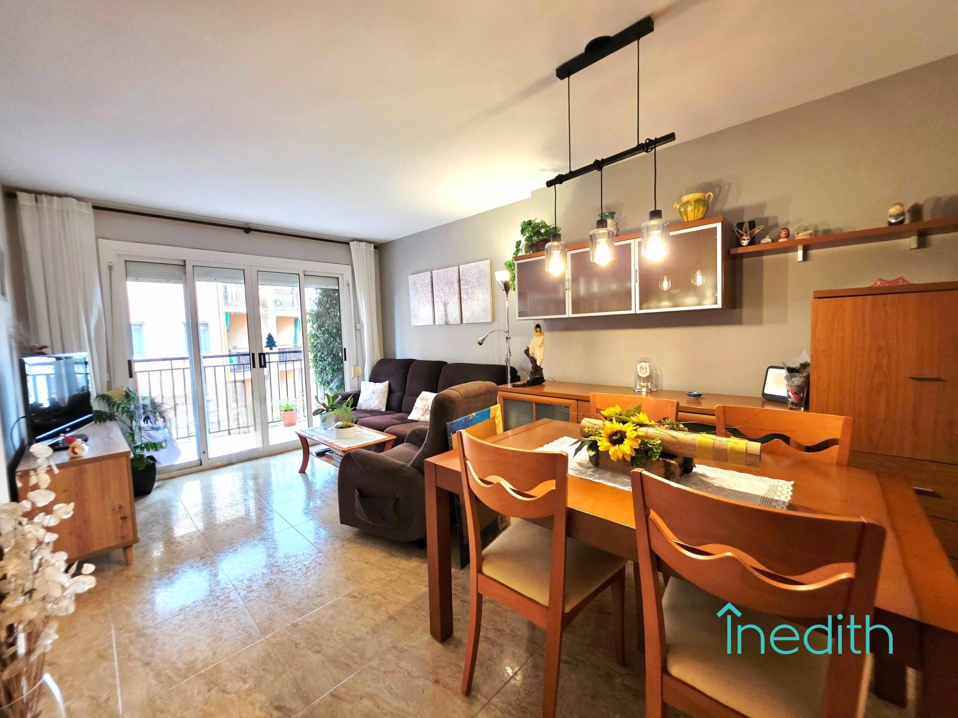 Exterior view of Flat for sale in Vilanova i la Geltrú  with Heating, Terrace and Balcony