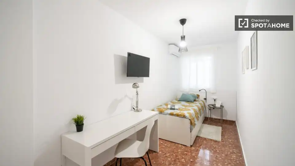 Habitació a Burjassot, Valencia
