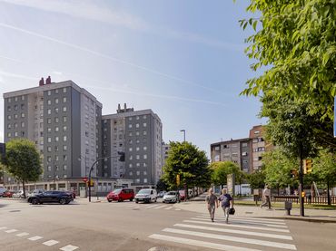 Pis amb jardí en venda a Gijón - CL CAMINO DE RUBIN