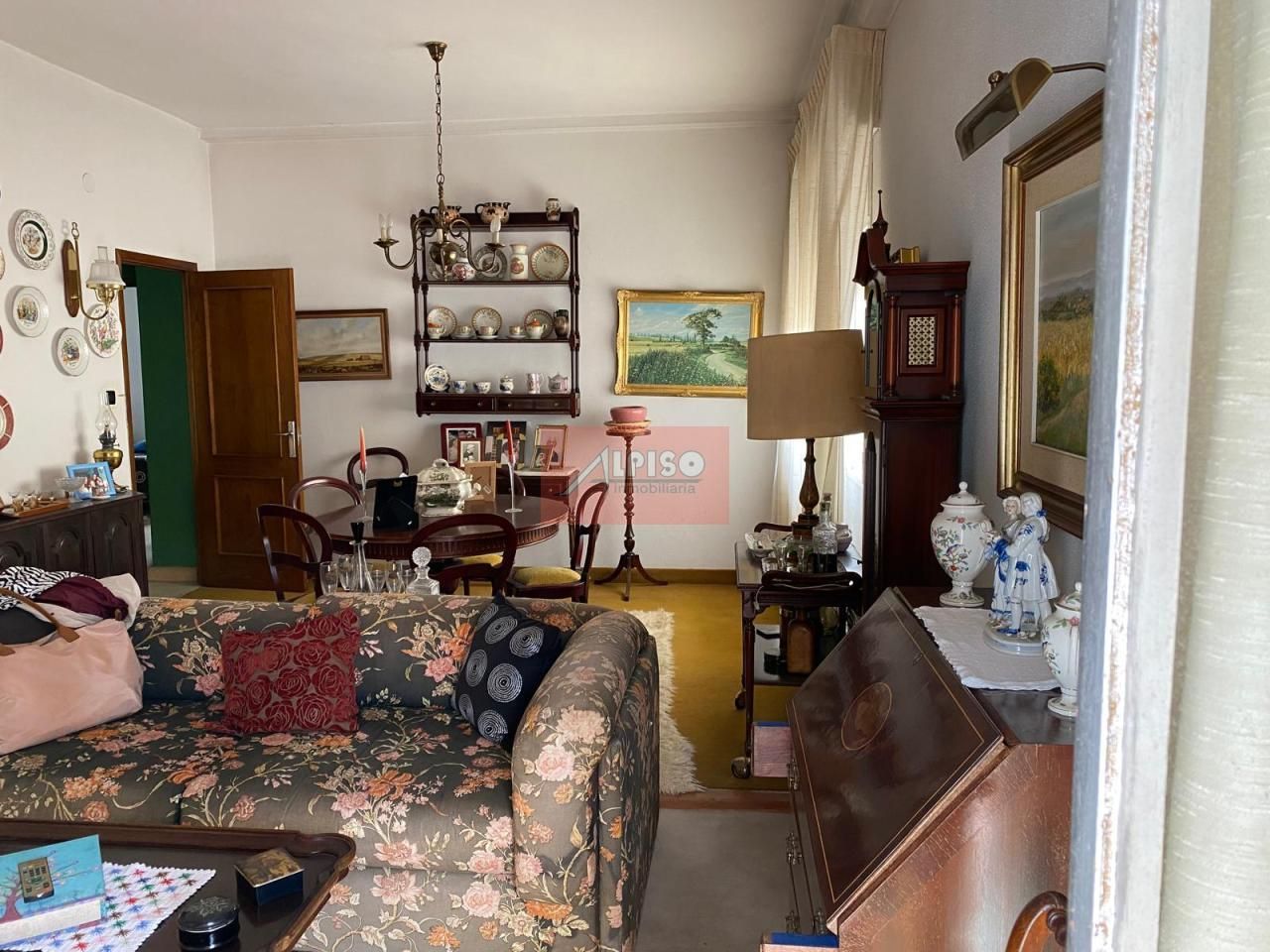 Sala de estar de Piso en venta en Ourense Capital  con Trastero y Balcón