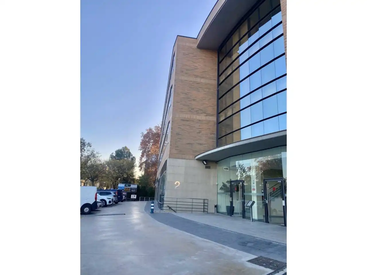 Vista exterior de Garaje en venta en Sant Cugat del Vallès