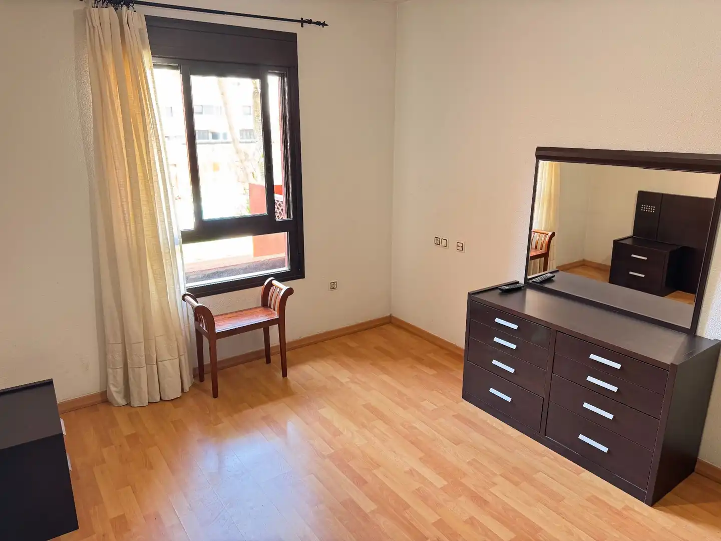 Dormitori de Apartament en venda en Roquetas de Mar amb Aire condicionat, Terrassa i Piscina comunitària