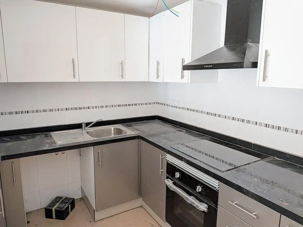Kitchen of Flat for sale in Ulldecona  with Terrace and Community pool