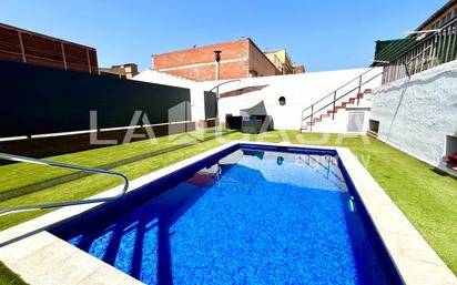 Swimming pool of Flat for sale in Sant Adrià de Besòs  with Terrace, Swimming Pool and Balcony