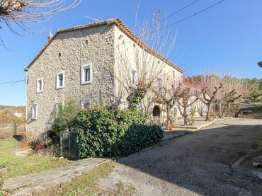 Maison rustique avec piscine à vendre à Camí Querol