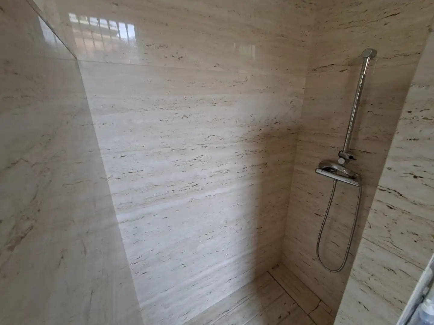 Baño de Casa o chalet de alquiler en Badalona con Aire acondicionado, Calefacción y Jardín privado