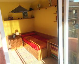 Dormitori de Apartament per a compartir en Sant Joan Despí amb Aire condicionat, Calefacció i Moblat