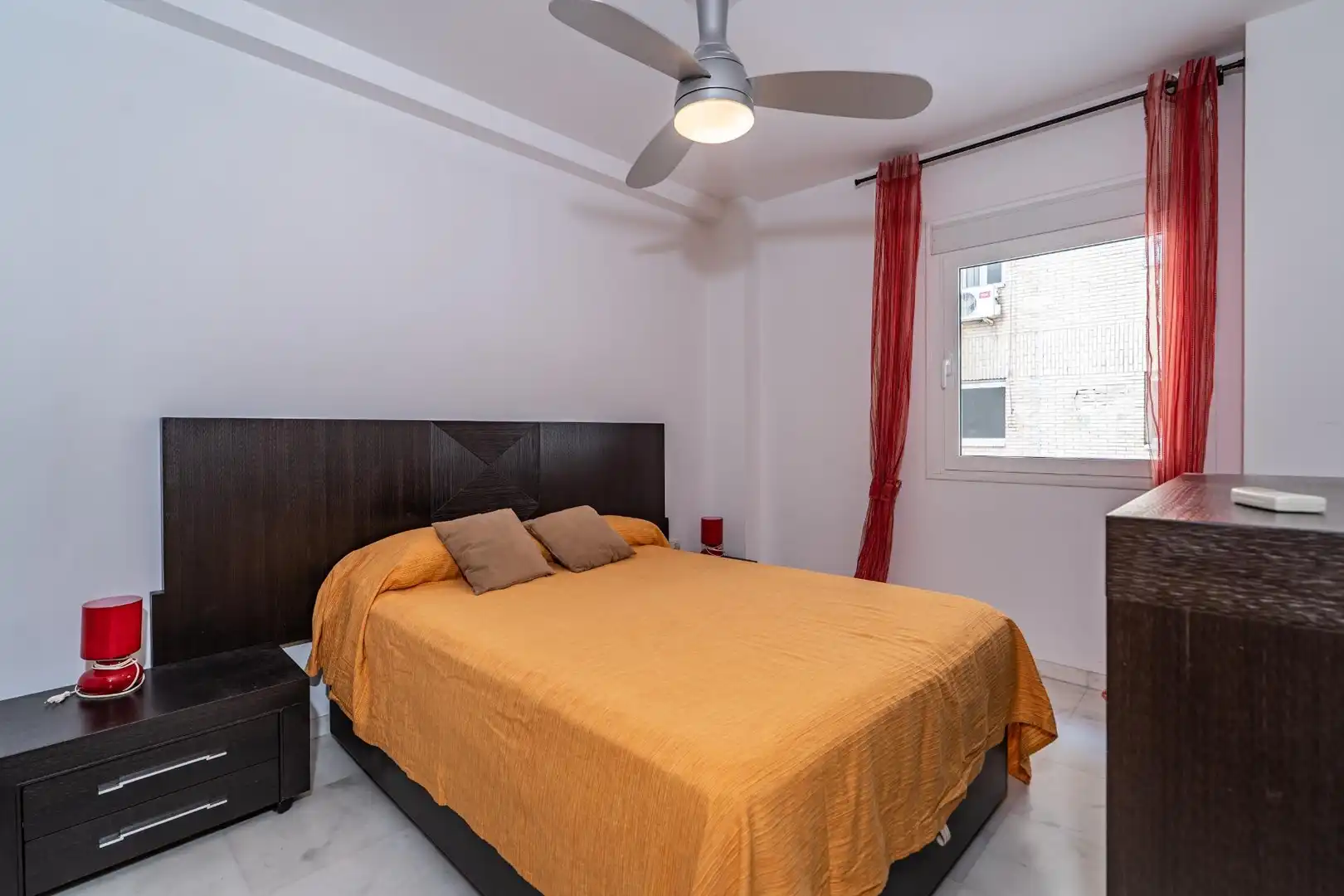 Bedroom of Flat for rent in Sevilla  with Air Conditioner, Heating and Furnished