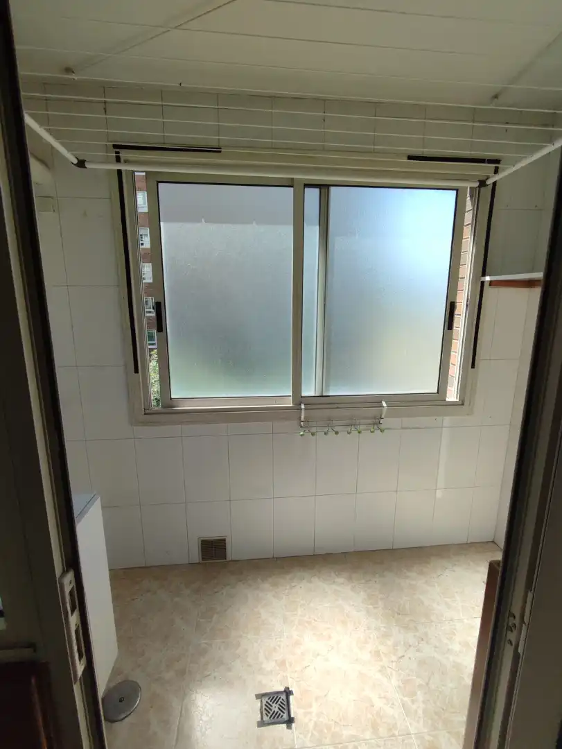 Baño de Piso de alquiler en A Coruña Capital  con Calefacción, Parquet y Trastero