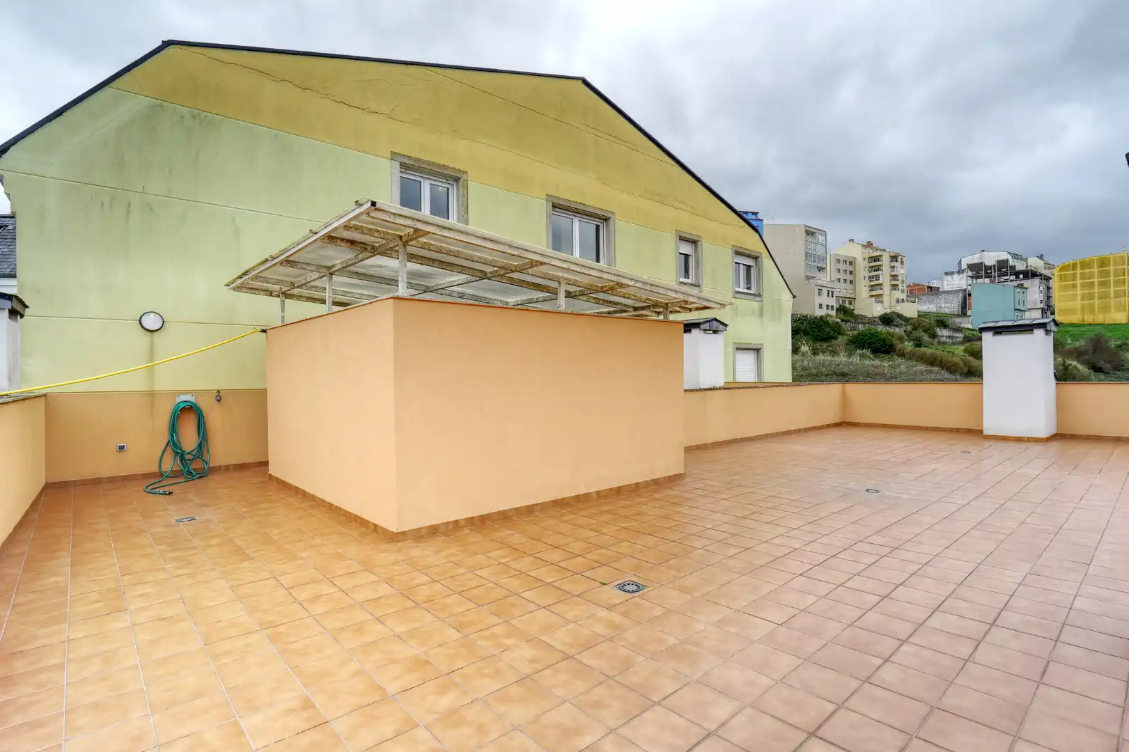 Terrassa de Pis en venda en Malpica de Bergantiños amb Calefacció, Terrassa i Traster