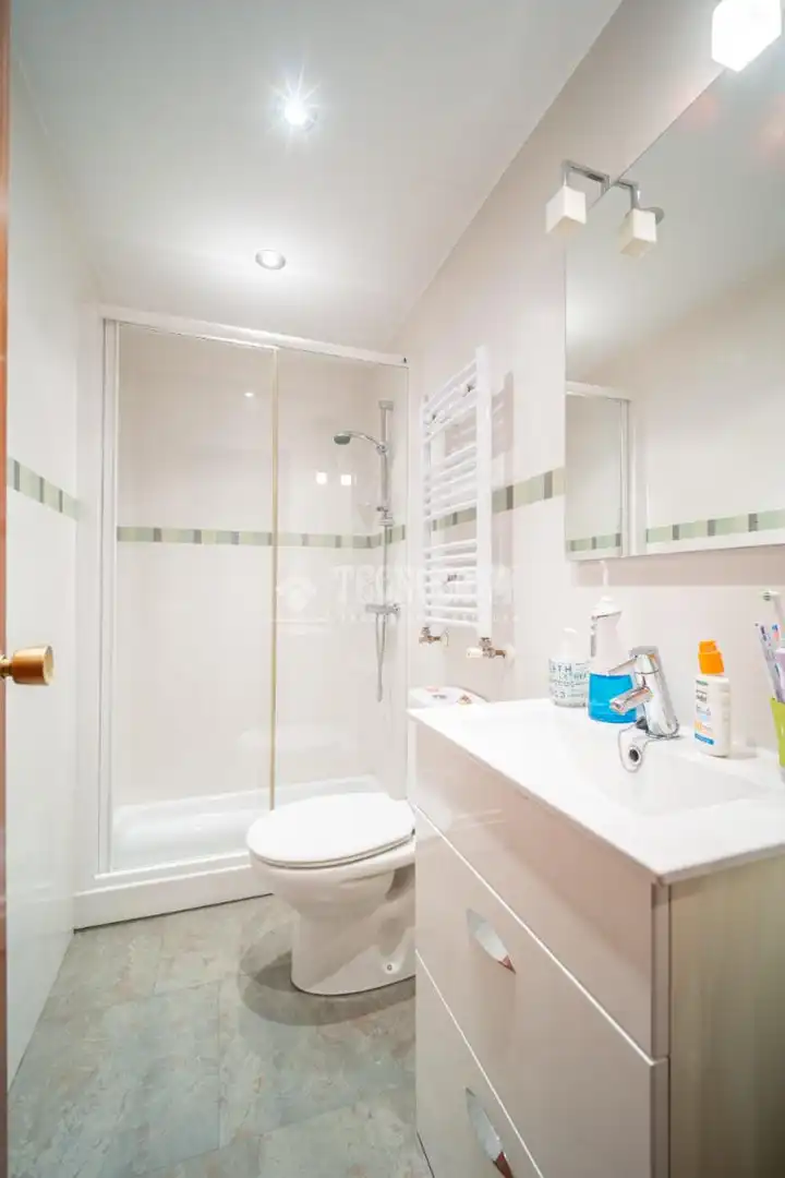 Baño de Casa adosada en venta en Arganda del Rey con Aire acondicionado y Amueblado