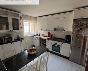 Cuina de Dúplex en venda en A Coruña Capital  amb Jardí privat, Terrassa i Traster