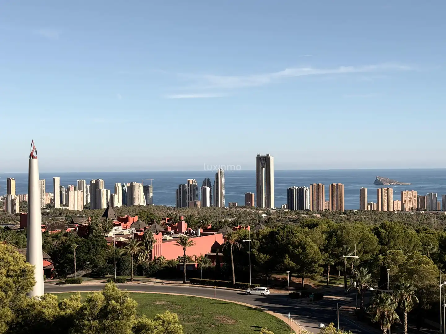 Exterior view of Attic for sale in Golf Bahía