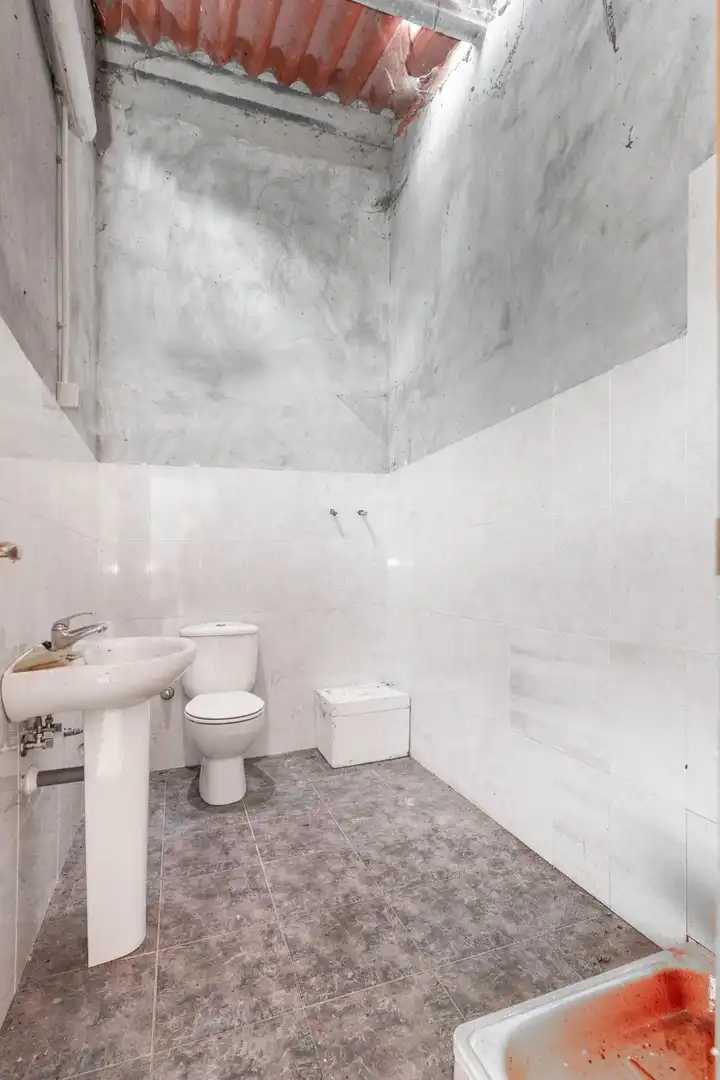 Baño de Local en venta en Caso con Amueblado