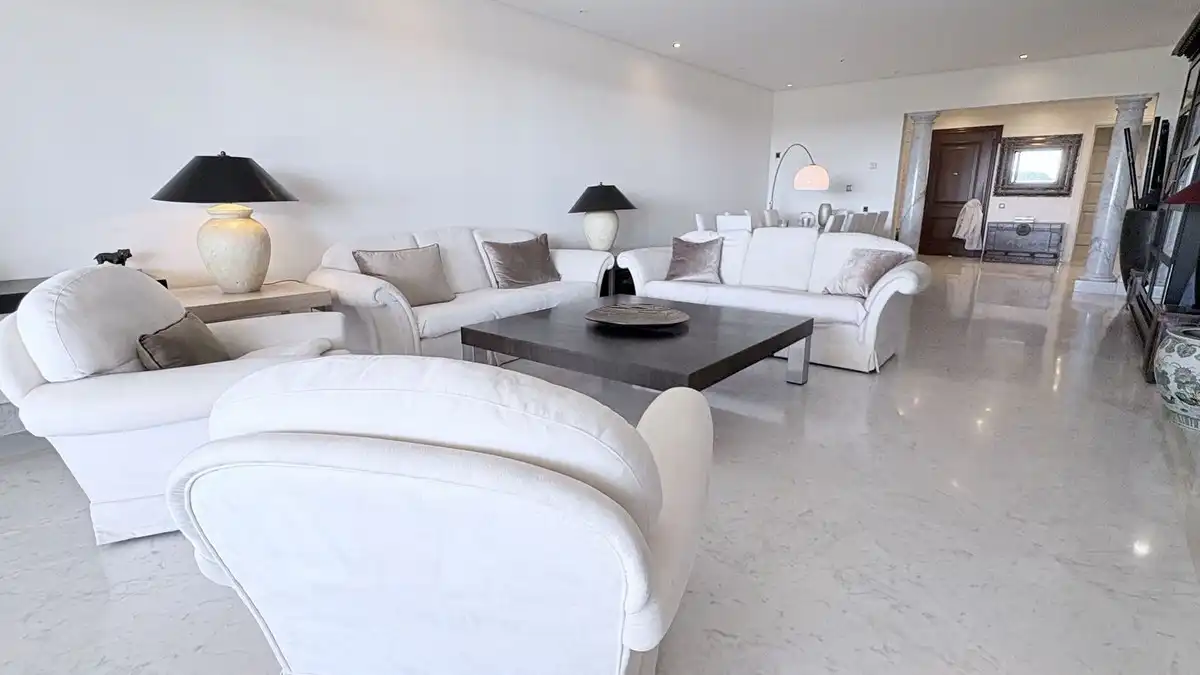 Living room of Flat for sale in Marbella  with Terrace, Storage room and Swimming Pool