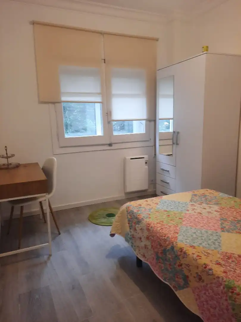 Habitación de Piso de alquiler en Zaragoza con Calefacción, Amueblado y Horno