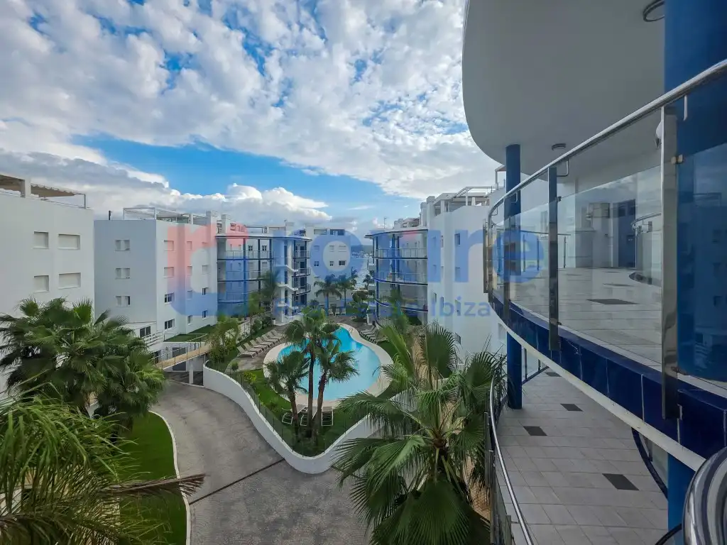 Vista exterior de Planta baixa en venda en Sant Josep de sa Talaia amb Aire condicionat, Jardí privat i Terrassa