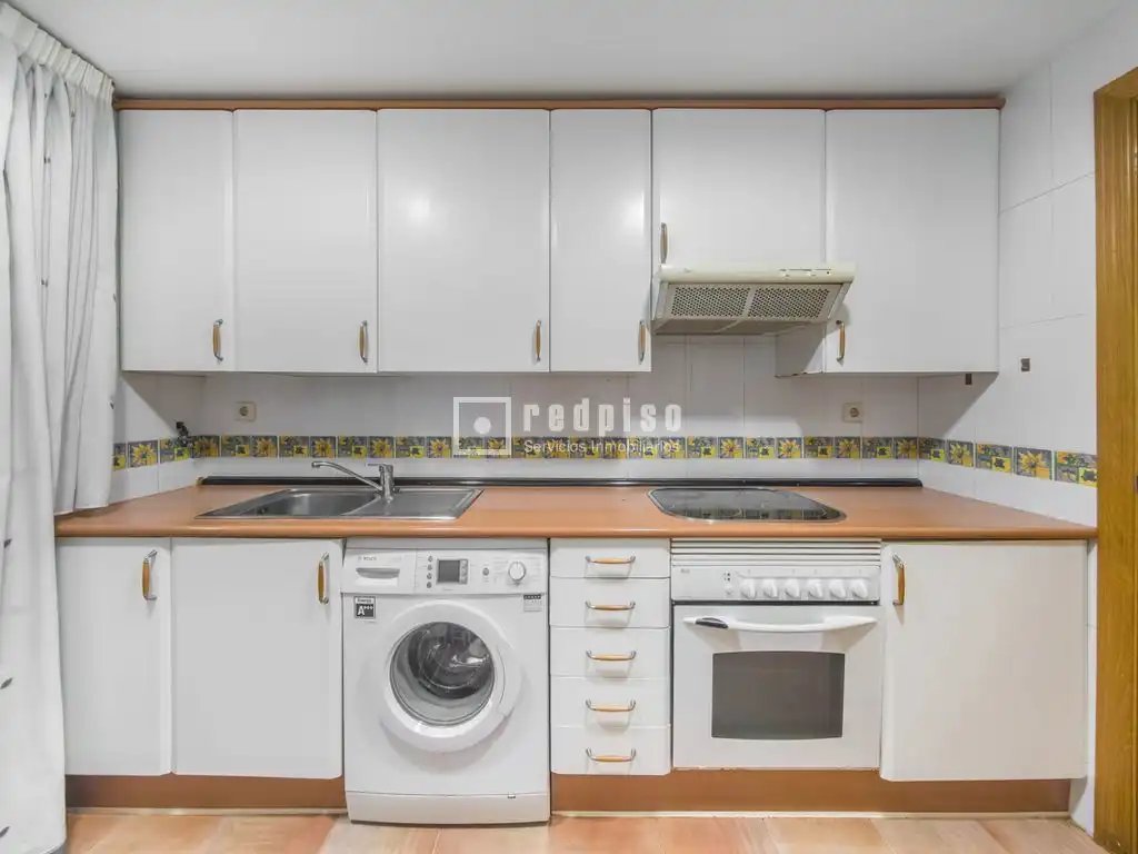 Kitchen of Flat for sale in Madrid  with Heating, Private garden and Parquet flooring