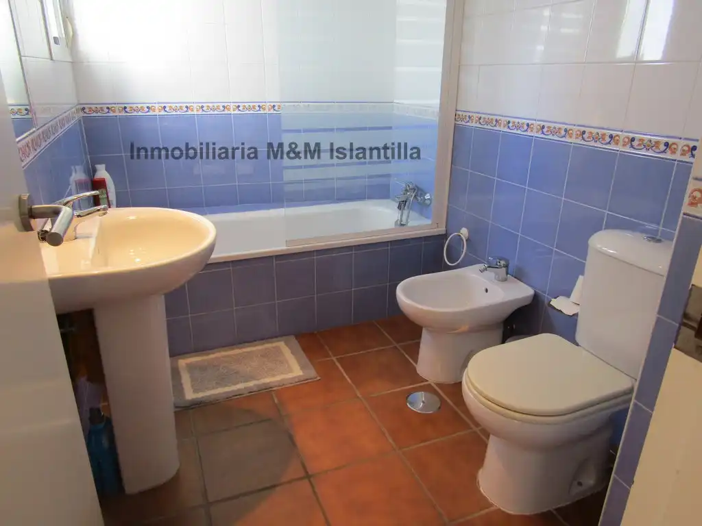 Baño de Casa adosada en venta en Islantilla con Terraza, Trastero y Amueblado