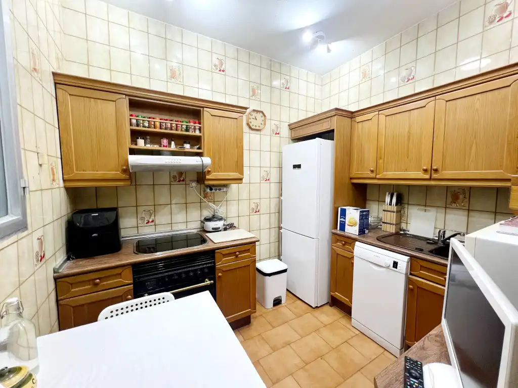 Küche von Wohnung zum Verkauf in Madrid mit Klimaanlage, Heizung und Privatgarten